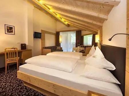 Garni Aghel Hotel 3*