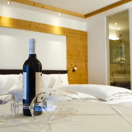Hotel Garni Aghel 3*
